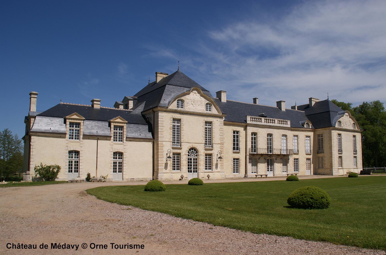 Chateau-de-Medavy-cphoto-Orne-Tourisme.jpg