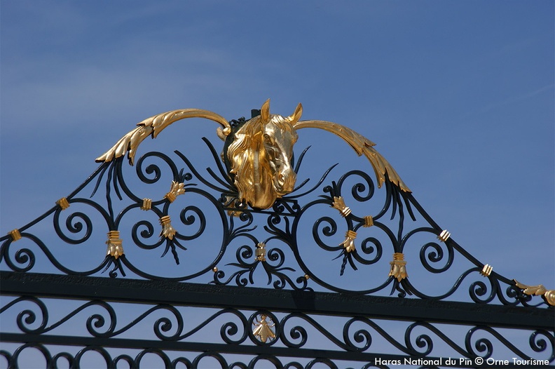 Grille_Haras_National_du_Pin_Orne_Normandie2.jpg