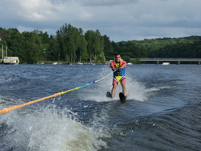 Ski nautique sur le Lac de Rabodanges